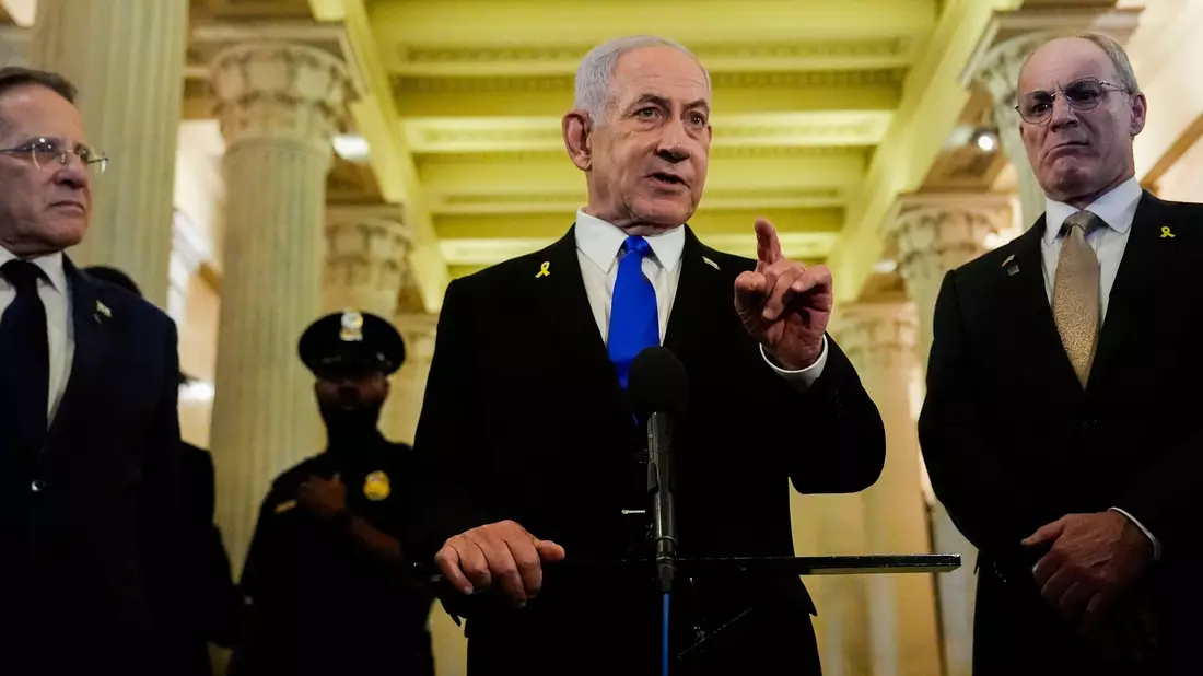 Israels Regierungschef Netanjahu traf im Weißen Haus erneut US-Präsident Trump.  - Bild: Julia Demaree Nikhinson/AP/dpa