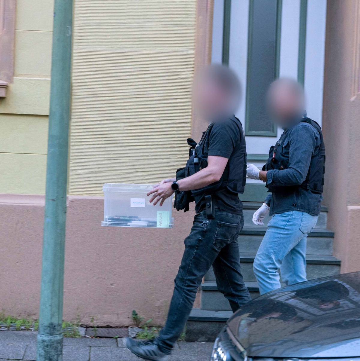 Der Mann steht im Verdacht, Geld für einen islamistischen Terroranschlag gesammelt zu haben.  - Foto: Justin Brosch/dpa