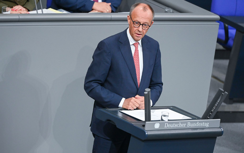 Kanzler Friedrich Merz (CDU) bei der Generaldebatte zum Haushalt des laufenden Jahres im Bundestag. - Foto: Katharina Kausche/dpa