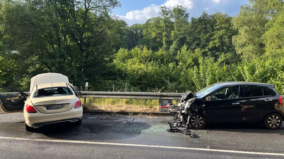 POL-RBK: Odenthal - Auf Gegenspur geraten - drei Menschen teils schwer verletzt - Bild: presseportal.de
