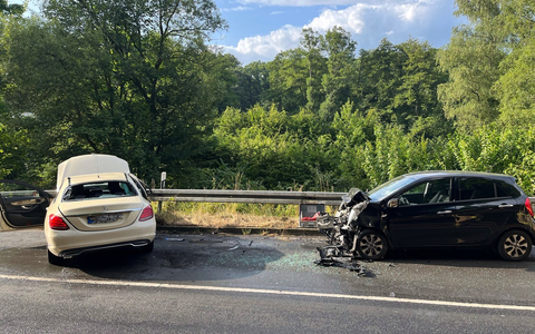 POL-RBK: Odenthal - Auf Gegenspur geraten - drei Menschen teils schwer verletzt - Foto: presseportal.de