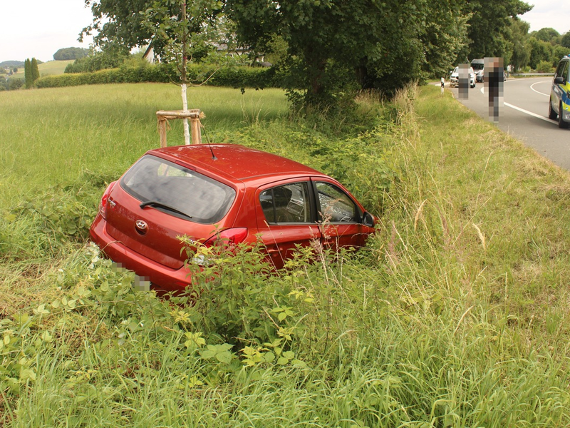 POL-RBK: Kürten - Pkw-Fahrerin bei Alleinunfall schwer verletzt - Foto: presseportal.de