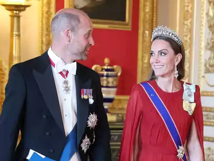 Prinzessin Kate (r.) und Prinz William waren lächelnd auf mehreren Bildern zu sehen. - Foto: Chris Jackson/PA Wire/dpa