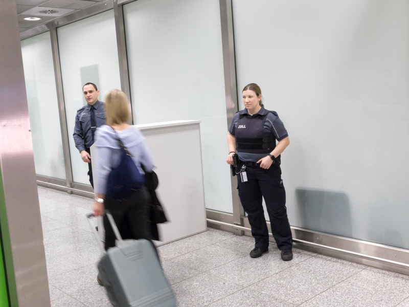 HZA-HST: Reisetipps vom Zoll ./. So bleibt die Rückkehr aus dem Urlaub stressfrei - Foto: presseportal.de