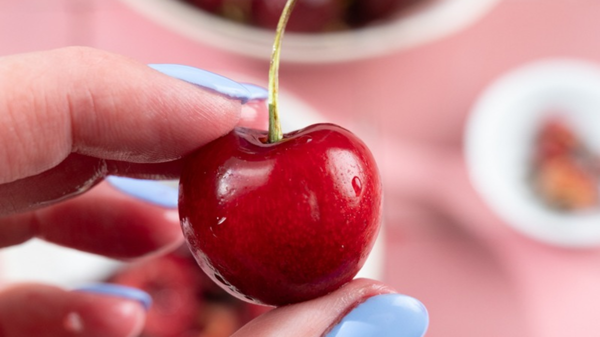 Super-Sommerfrucht mit Charakter - Am 16. Juli feiert Deutschland seine Kirsche. / Der TAG DER DEUTSCHEN SUPERHELDIN KIRSCHE rückt Genuss, Regionalität und heimischen Obstanbau in den Fokus - Foto: presseportal.de