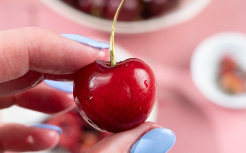 Super-Sommerfrucht mit Charakter - Am 16. Juli feiert Deutschland seine Kirsche. / Der TAG DER DEUTSCHEN SUPERHELDIN KIRSCHE rückt Genuss, Regionalität und heimischen Obstanbau in den Fokus - Foto: presseportal.de Super-Sommerfrucht mit Charakter - Am 16. Juli feiert Deutschland seine Kirsche. / Der TAG DER DEUTSCHEN SUPERHELDIN KIRSCHE rückt Genuss, Regionalität und heimischen Obstanbau in den Fokus - Foto: presseportal.de