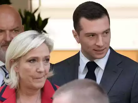 Das rechte Rassemblement National steht im Visier der Finanzfahndung (Archivbild). - Foto: Christophe Ena/AP