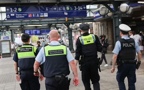 An den Bahnhöfen wollen Bundespolizei und DB Sicherheit gemeinsam die Präsenz erhöhen, um Straftaten vorzubeugen und das Sicherheitsgefühl der Reisenden zu stärken. (Archivfoto) - Foto: Christian Charisius/dpa