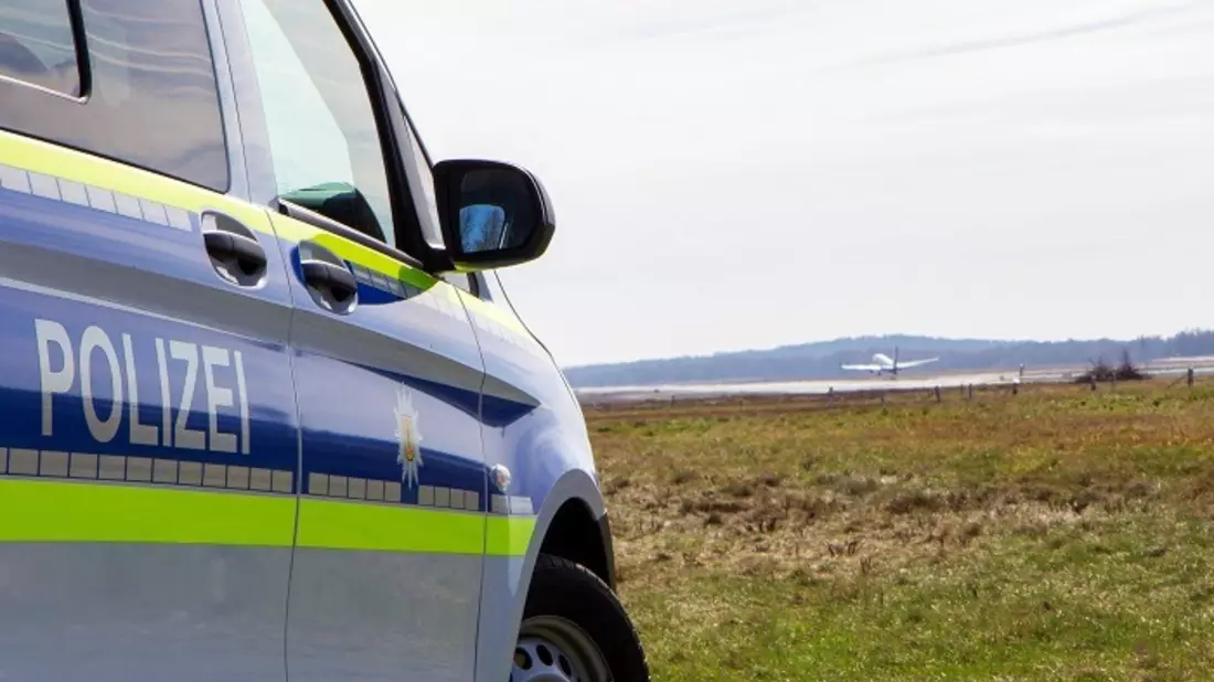 BPOL NRW: Ferienzeit am Flughafen Köln/Bonn: Bundespolizei gibt Tipps für einen stressfreien Start in den Urlaub - Bild: presseportal.de