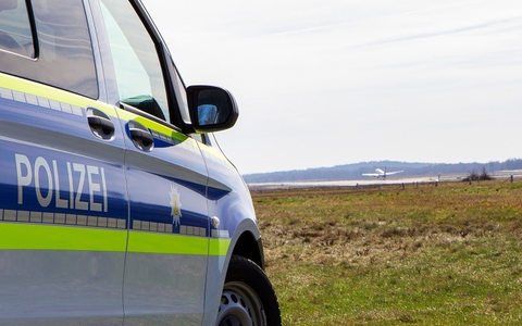 BPOL NRW: Ferienzeit am Flughafen Köln/Bonn: Bundespolizei gibt Tipps für einen stressfreien Start in den Urlaub - Foto: presseportal.de
