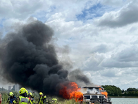 POL-DU: Münster/Duisburg: Sportboot explodiert - Wasserschutzpolizei ermittelt und sucht Zeugen - Foto: presseportal.de
