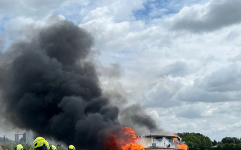 POL-DU: Münster/Duisburg: Sportboot explodiert - Wasserschutzpolizei ermittelt und sucht Zeugen - Foto: presseportal.de POL-DU: Münster/Duisburg: Sportboot explodiert - Wasserschutzpolizei ermittelt und sucht Zeugen - Foto: presseportal.de
