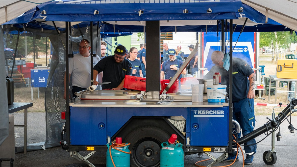 THW HH MV SH: Technisches Hilfswerk unterstützt bei Waldbränden in Sachsen und Thüringen - Kräfte aus Hamburg, Mecklenburg-Vorpommern und Schleswig-Holstein im Einsatz - Foto: presseportal.de