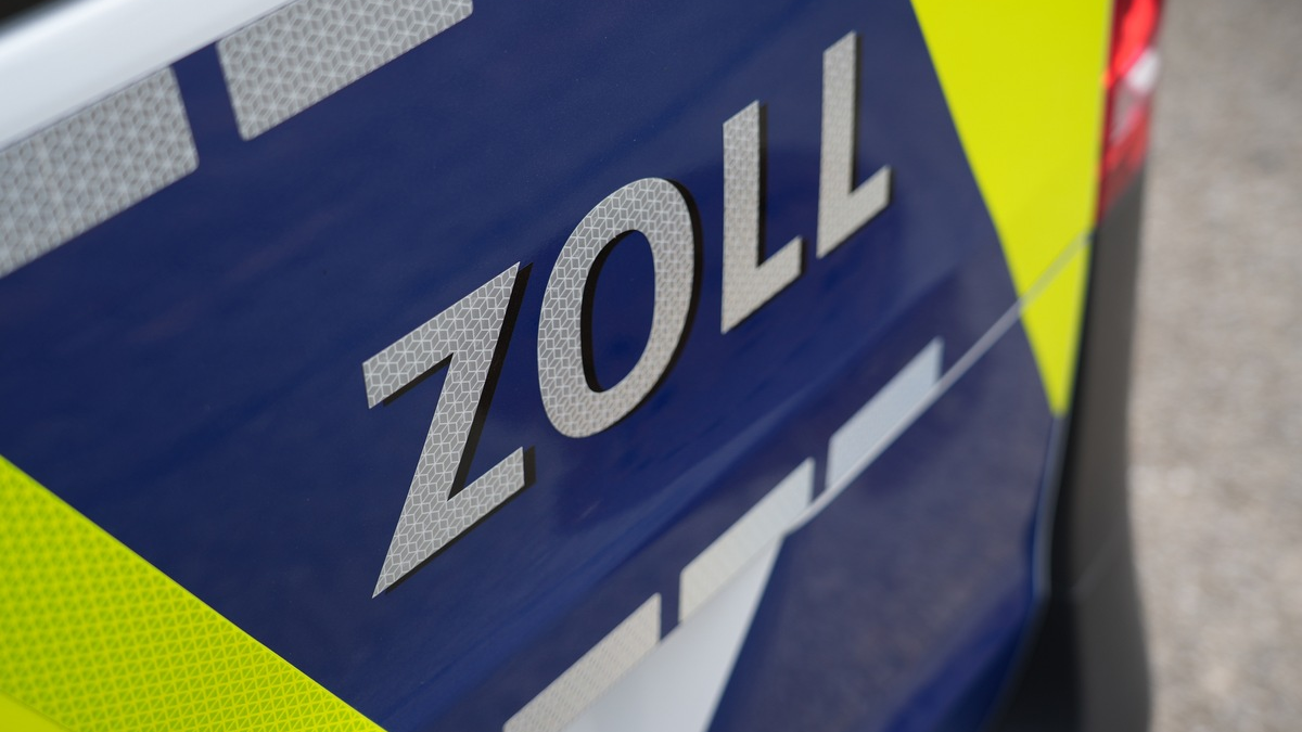 HZA-SW: Das Schaustellergewerbe im Blick - Schweinfurter Zoll prüft auf dem Kiliani-Volksfest - Foto: presseportal.de