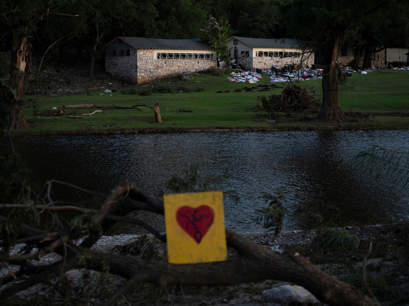 Für einige Hütten bestand einer Analyse zufolge ein extremes Überschwemmungsrisiko.  - Foto: Eli Hartman/AP/dpa
