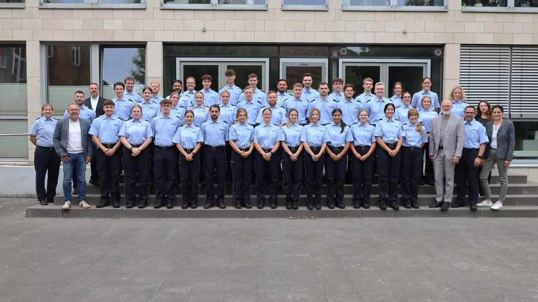 POL-VIE: 38 junge Frauen und Männer - Schritt in die praktische Polizeiausbildung - Bild: presseportal.de