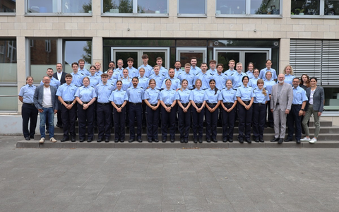 POL-VIE: 38 junge Frauen und Männer - Schritt in die praktische Polizeiausbildung - Foto: presseportal.de