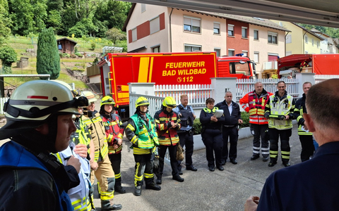 KFV-CW: Säure-Unfall mit 18 Verletzten / Großeinsatz in Galvanik von Hittech Prontor - Foto: presseportal.de KFV-CW: Säure-Unfall mit 18 Verletzten / Großeinsatz in Galvanik von Hittech Prontor - Foto: presseportal.de