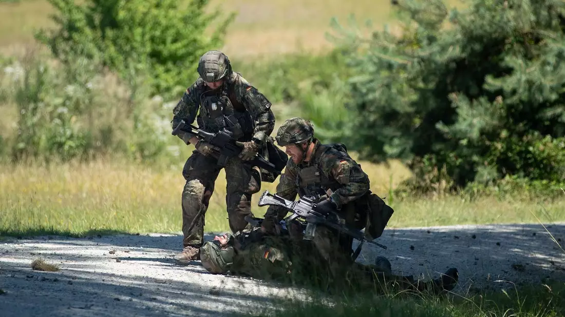 Taktische Verwundetenversorgung / Die Rolle ziviler Partner in der Rettungskette der Bundeswehr - Bild: presseportal.de