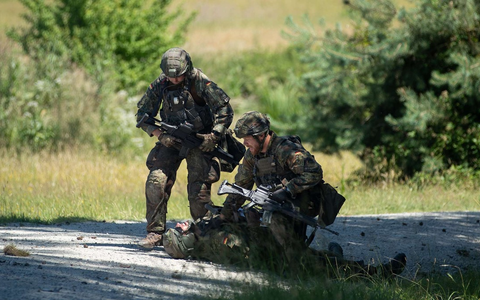 Taktische Verwundetenversorgung / Die Rolle ziviler Partner in der Rettungskette der Bundeswehr - Foto: presseportal.de Taktische Verwundetenversorgung / Die Rolle ziviler Partner in der Rettungskette der Bundeswehr - Foto: presseportal.de