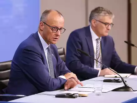 Friedrich Merz und Stefan Kornelius (Archiv) - Foto: über dts Nachrichtenagentur