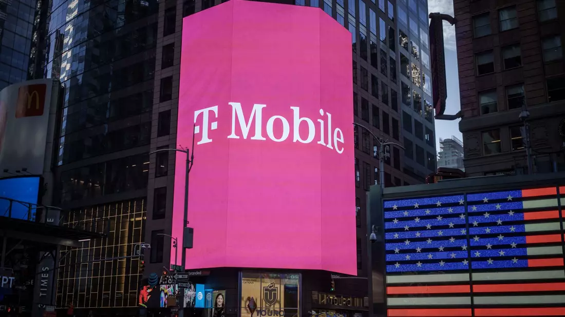 Die Telekom-Tochter wartet auf die Freigabe von zwei wichtigen Deals durch die Aufsichtsbehörde FCC. (Archivbild) - Bild: Michael Kappeler/dpa