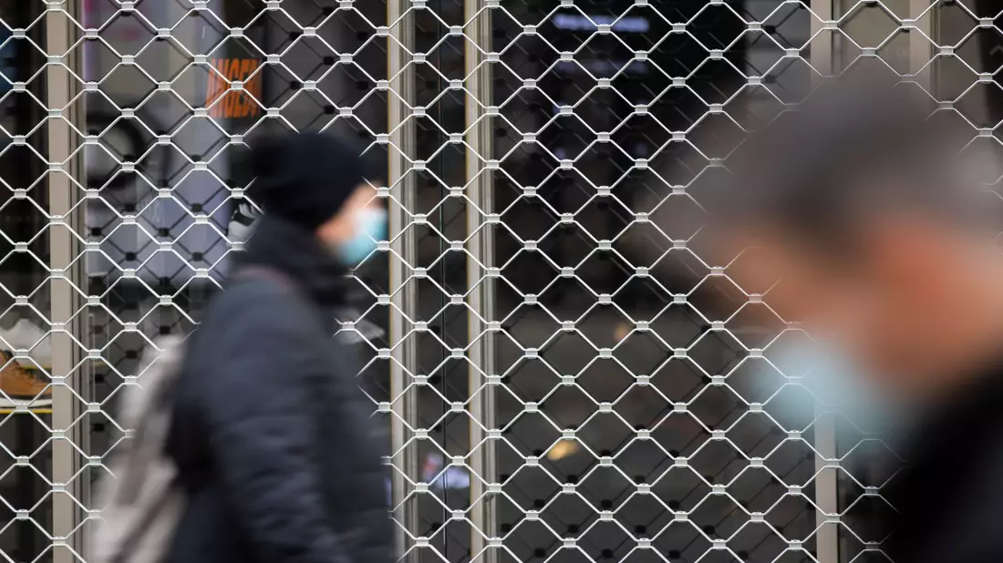 Die Alltagsvorgaben zur Virus-Eindämmung sollen aufgearbeitet werden. (Archivbild)  - Bild: Tom Weller/dpa