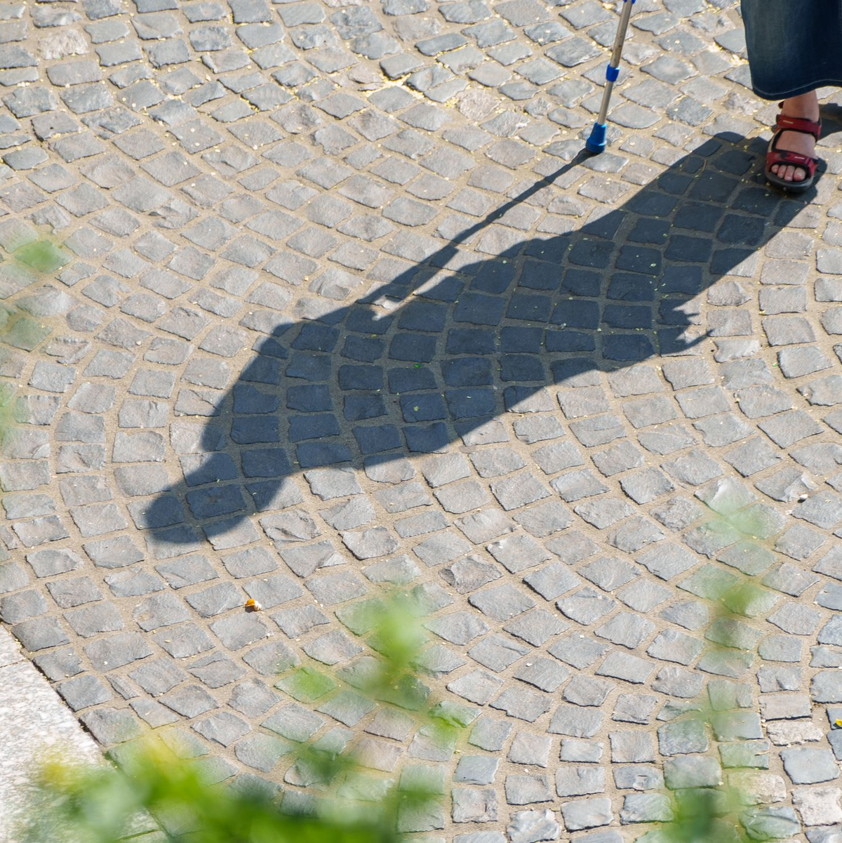 Dicht bebaute Städte heizen sich während einer Hitzewelle besonders intensiv auf. (Archivbild) - Foto: Andreas Arnold/dpa