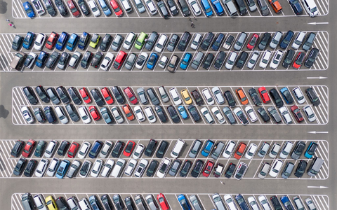 2021 bis 2024 hatten die Einnahmen der Kfz-Versicherer nicht ausgereicht, um die Aufwendungen für Schäden, Verwaltung und Vertrieb zu decken. (Symbolbild) - Foto: Sebastian Kahnert/dpa 2021 bis 2024 hatten die Einnahmen der Kfz-Versicherer nicht ausgereicht, um die Aufwendungen für Schäden, Verwaltung und Vertrieb zu decken. (Symbolbild) - Foto: Sebastian Kahnert/dpa