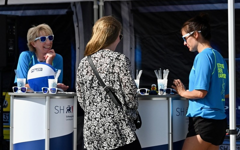 POL-IZ: 250710.1 Büsum: Polizei informiert am Strand über Beruf und Bewerbung - Foto: presseportal.de POL-IZ: 250710.1 Büsum: Polizei informiert am Strand über Beruf und Bewerbung - Foto: presseportal.de
