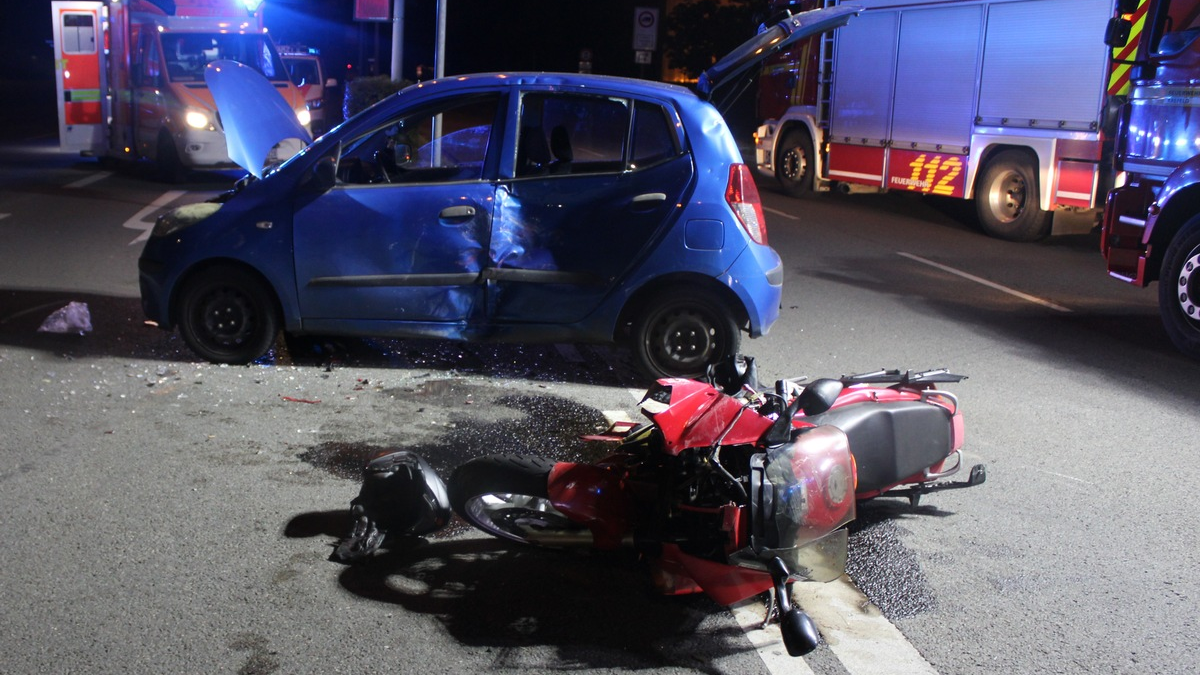 POL-KR: Zwei Verletzte bei Unfall auf der Untergath - Foto: presseportal.de