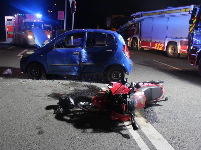 POL-KR: Zwei Verletzte bei Unfall auf der Untergath - Foto: presseportal.de