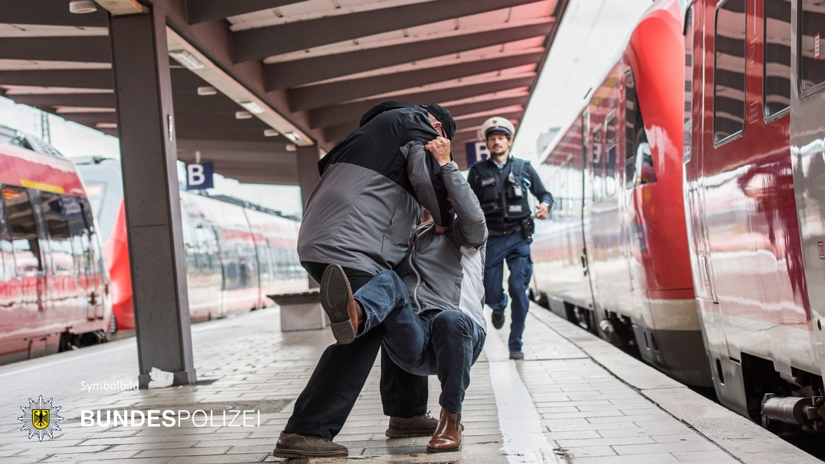 Bundespolizeidirektion München: Unerwünschte Blicke führen zu Gewalttat - Foto: presseportal.de