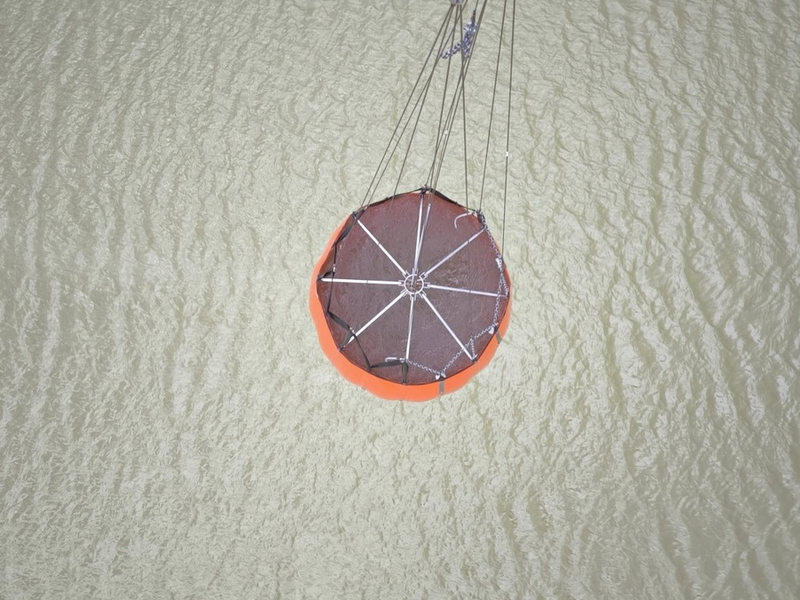 BPOLD 11: Hubschrauber der Bundespolizei zur Waldbrandbekämpfung im Einsatz über der Gohrischheide - Foto: presseportal.de