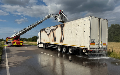 FW-OG: LKW-Brand auf der B3 - Fahrer verhindert Schlimmeres - Foto: presseportal.de