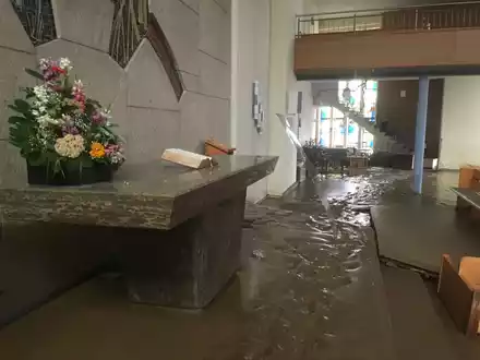 Ich habe damals nicht erfasst, was es bedeutet, keine Kirche zu haben / Vier Jahre nach der Flut muss Kantorin Andrea Stenzel noch viel improvisieren - Foto: presseportal.de
