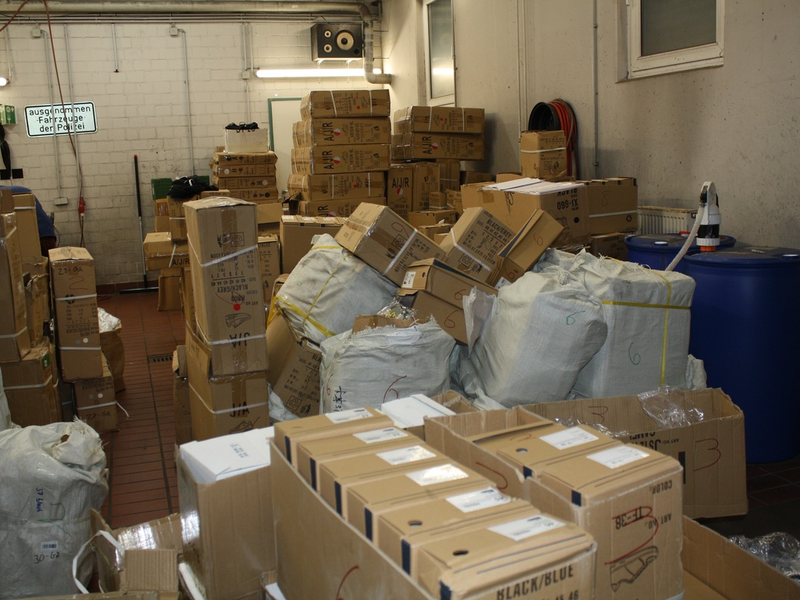 POL-RBK: Overath - Große Menge gefälschter Markenware sichergestellt - Ermittlungen wegen Verstoßes gegen das Markengesetz - Foto: presseportal.de