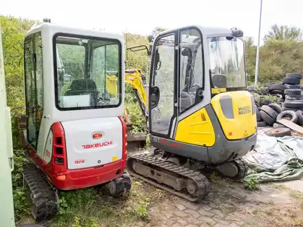 POL-MI: Entwendete Minibagger sichergestellt - zwei Festnahmen - Foto: presseportal.de