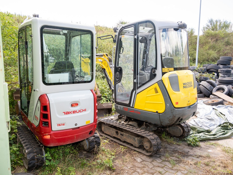 POL-MI: Entwendete Minibagger sichergestellt - zwei Festnahmen - Foto: presseportal.de