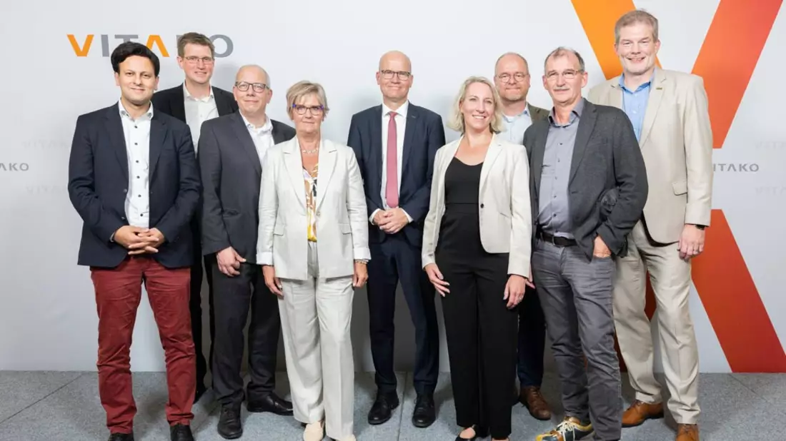 Thomas Jarzombek, Parsa Marvi und Ralph Brinkhaus setzen bei digitalpolitischem VITAKO-Abend starke Impulse zur Verwaltungsdigitalisierung - mit Fokus auf KI, Bürokratieabbau und Deutschland-Stack. - Bild: presseportal.de