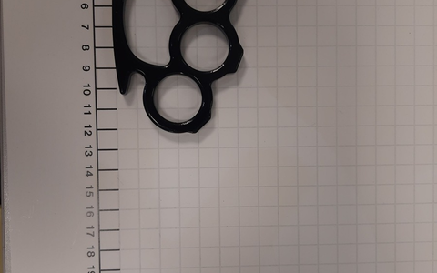 BPOL NRW: Schlagring im Handgepäck - Bundespolizei stellt verbotenen Gegenstand sicher - Foto: presseportal.de