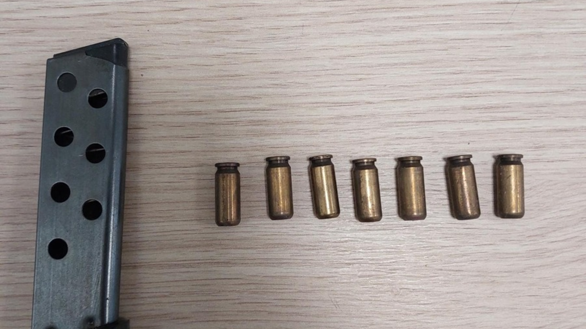 BPOL NRW: Schreckschusswaffe am Flughafen Köln/Bonn mitgeführt - Bundespolizei stellt Waffe sicher - Foto: presseportal.de