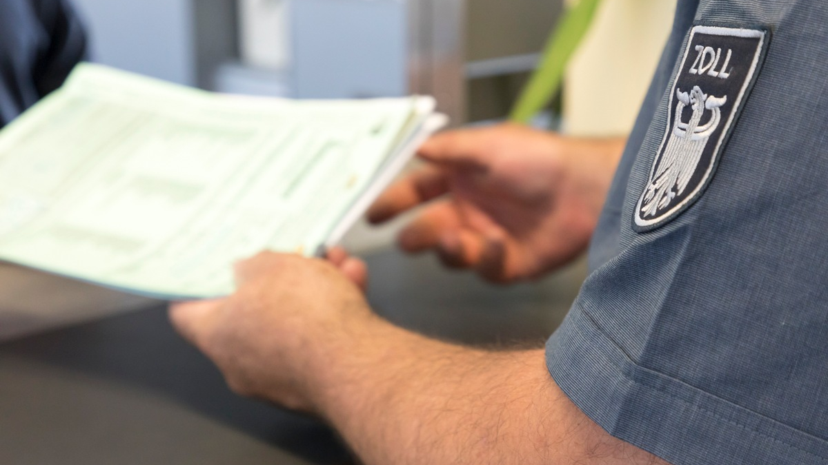 HZA-SI: Ausfuhrkassenzettel vorgelegt, aber Ware im Wert von rund 6.400 Euro nicht dabei - Foto: presseportal.de