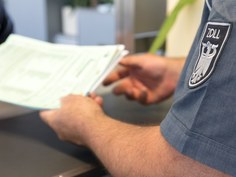 HZA-SI: Ausfuhrkassenzettel vorgelegt, aber Ware im Wert von rund 6.400 Euro nicht dabei - Foto: presseportal.de