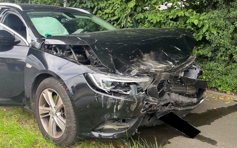 POL-MI: Zwei Autos kollidieren auf Kreuzung - Foto: presseportal.de