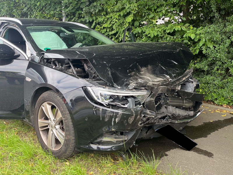 POL-MI: Zwei Autos kollidieren auf Kreuzung - Foto: presseportal.de