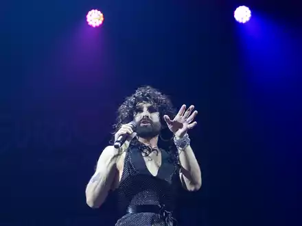Conchita Wurst hat bald einen Gastauftritt im Berliner Musical «Romeo & Julia - Liebes ist alles». (Archivbild) - Foto: Peter Schneider/KEYSTONE/dpa