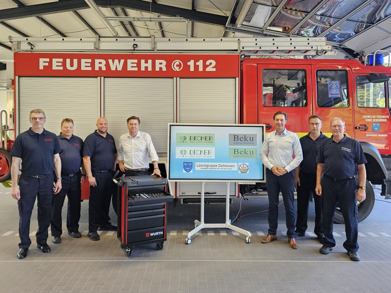 FW Beverungen: Spendenübergabe an die Löschgruppe Dalhausen / Neue Ausstattung dank lokaler Unternehmen - Foto: presseportal.de