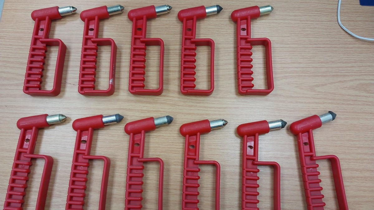 BPOLI L: Wofür braucht er denn die Hämmer? - Foto: presseportal.de