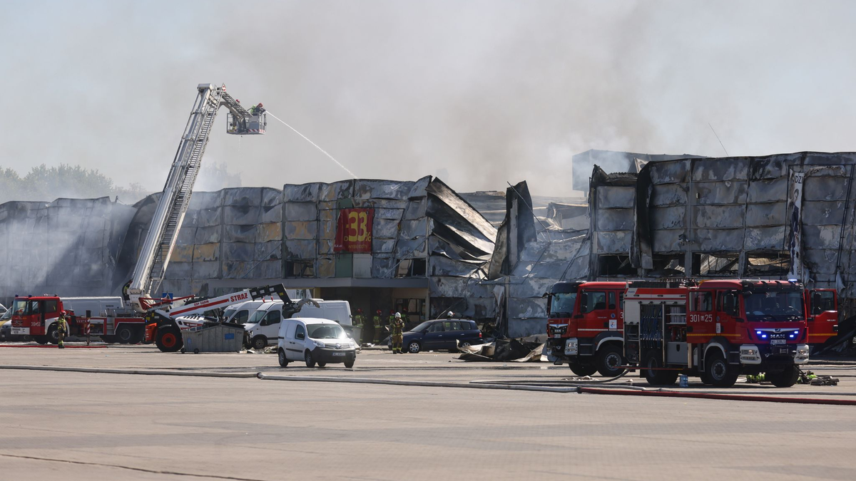 Polen macht russische Geheimdienste für den Brand im Marywilska-Einkaufszentrum in Warschau verantwortlich. (Archivbild)  - Foto: Leszek Szymanski/PAP/dpa